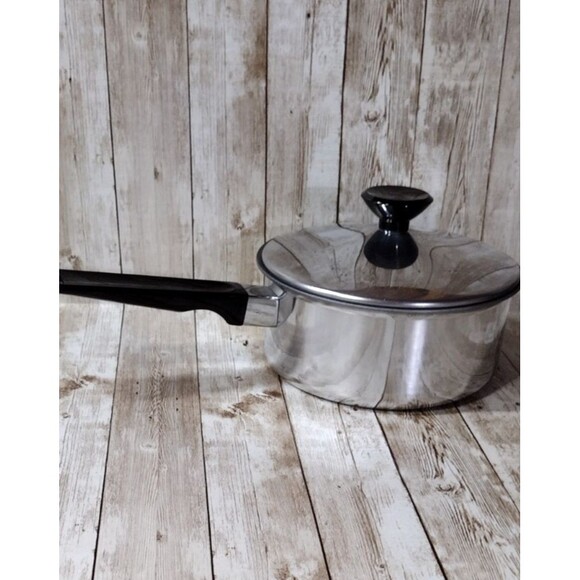 Regal Ware Stainless Steel 2 Qt Sauce Pan Pot With Lid Non Stick 3145 Vintage - Picture 1 of 4
